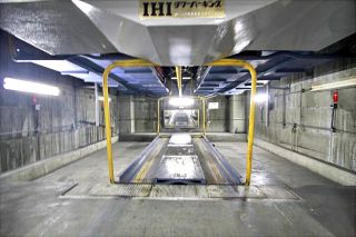 岡山市北区中山下1 / 駐車場
