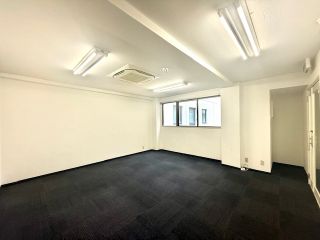 岡山市北区中山下1 -事務所