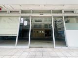 東側自動ドア